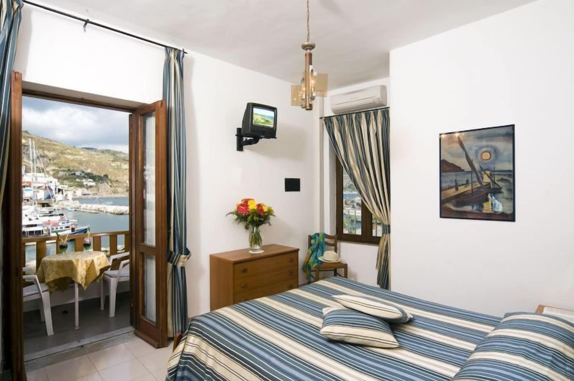 Hotel Conte - S. Angelo Bay Serrara Fontana Exteriör bild